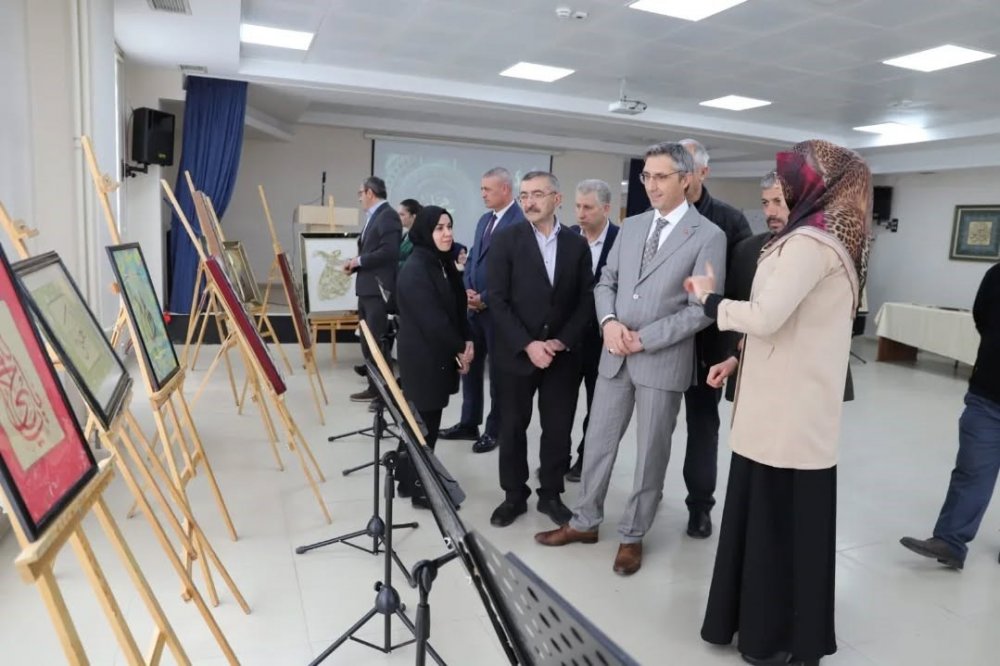 Bayburt’ta ’sevginin Diliyle Değerlerimiz’ Sergisi Açıldı