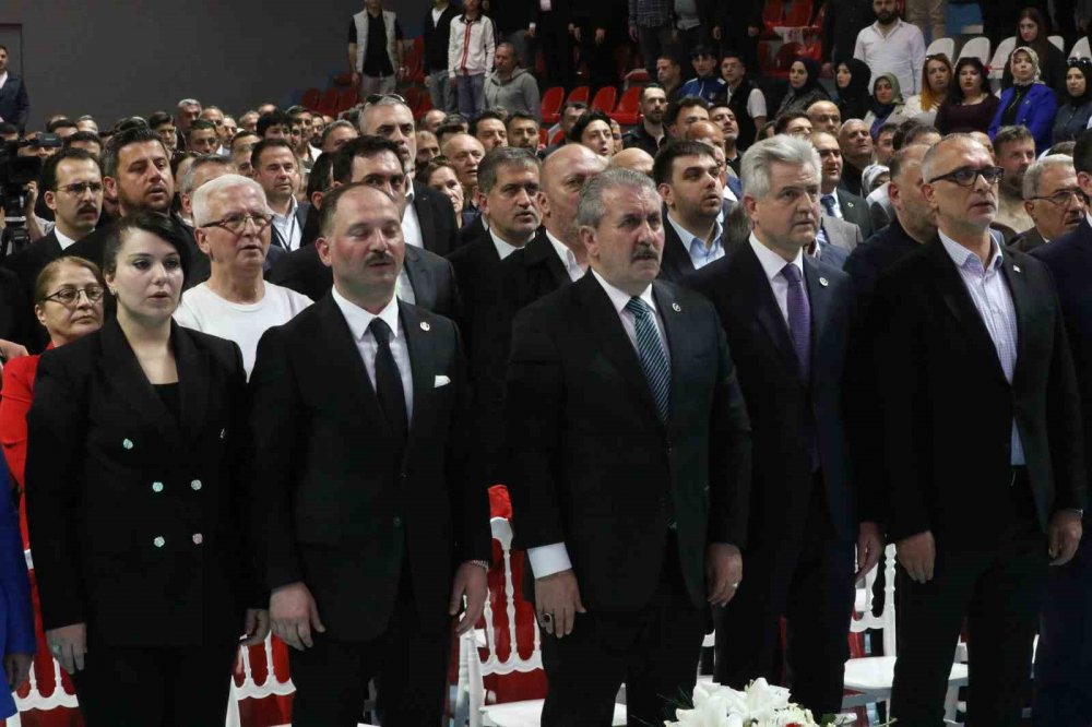 Bbp Genel Başkanı Destici, Kocaeli’deki Kongrede İsmail Türüt İle Sahneye Çıkıp Türkü Söyledi