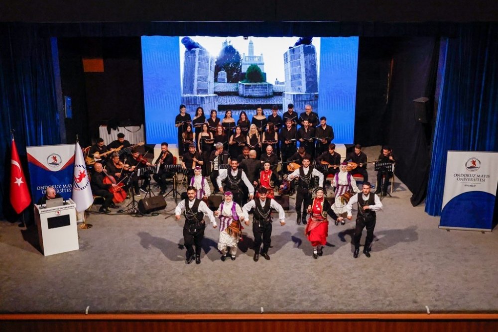 Karadeniz’in Ezgileri Omü Sahnesinde