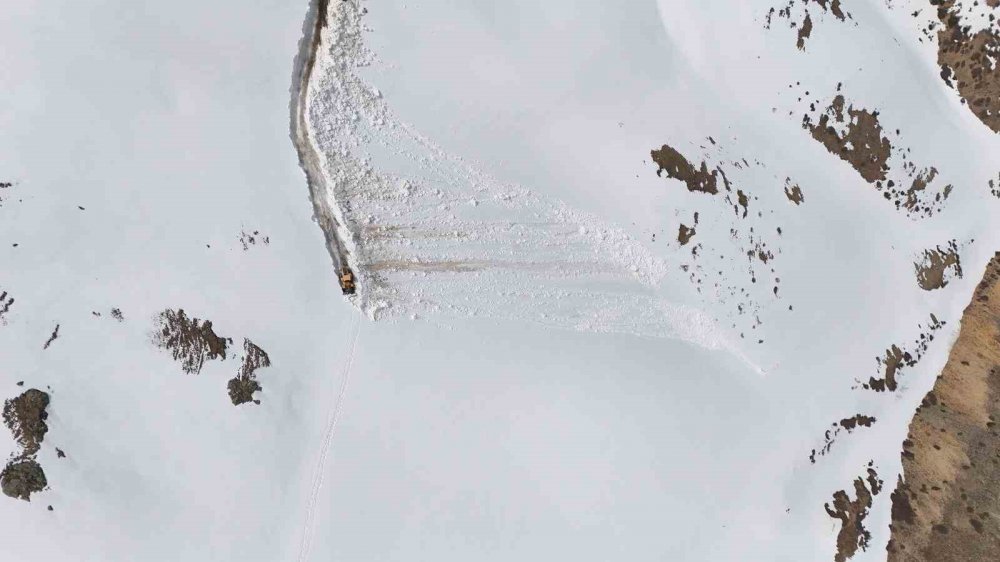 Ordu’nun Yükseklerinde Nisan Sonunda 4 Metre Kar