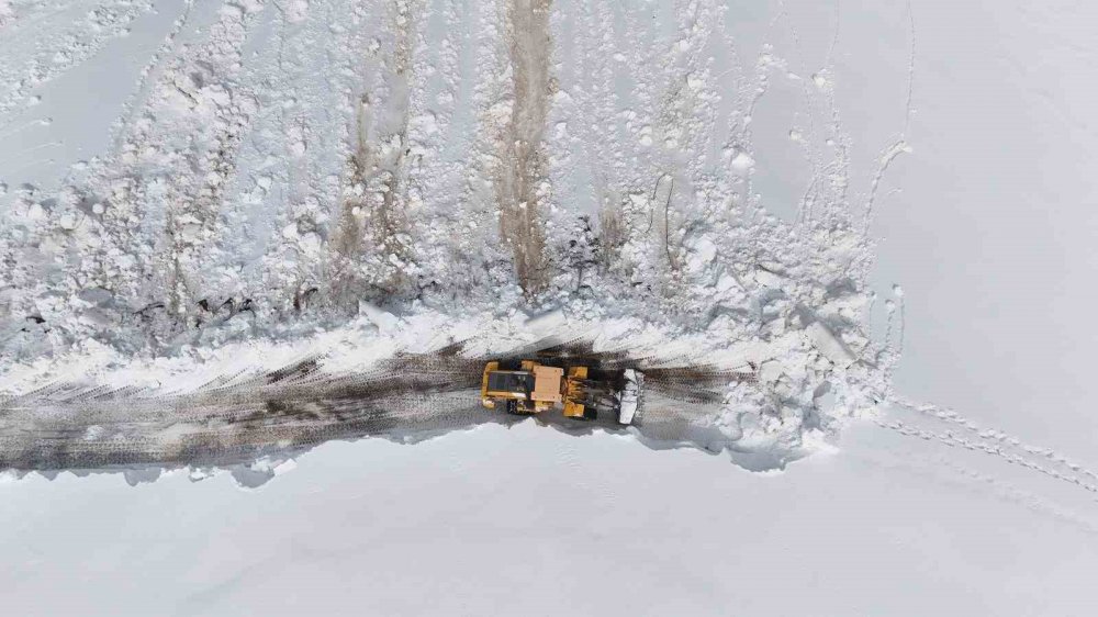 Ordu’nun Yükseklerinde Nisan Sonunda 4 Metre Kar