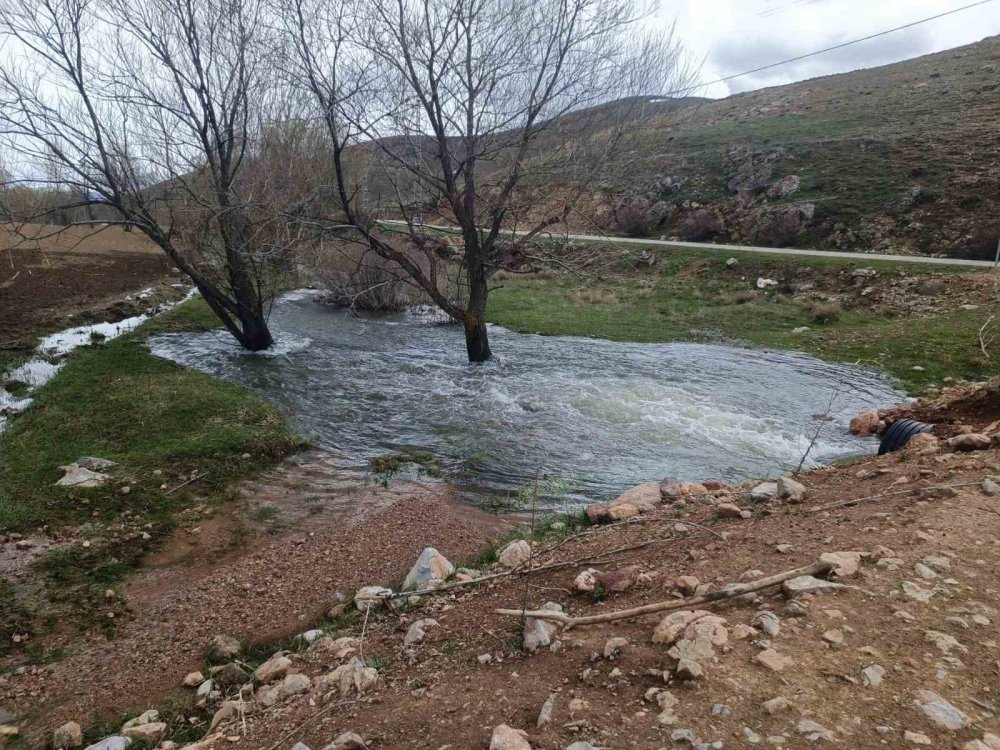 Bayburt’ta Kar Sularına Karşı Dere Yataklarında Önlem Alındı