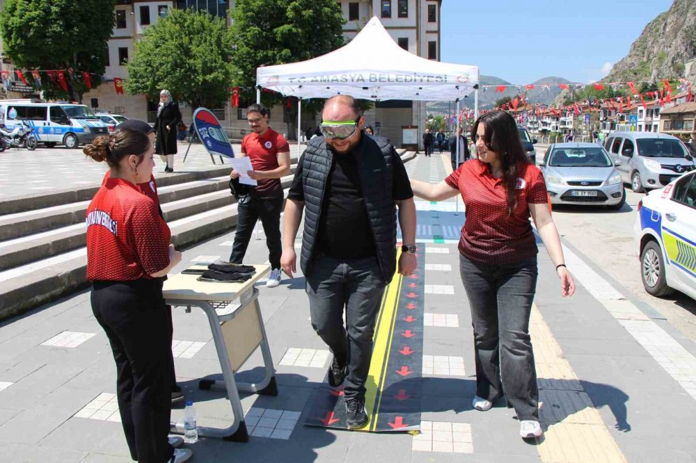 Magandaların Hedef Tahtası Trafik Levhaları Sergilendi: Yenilenme Bedeli 5 Bin Tl’yi Buluyor
