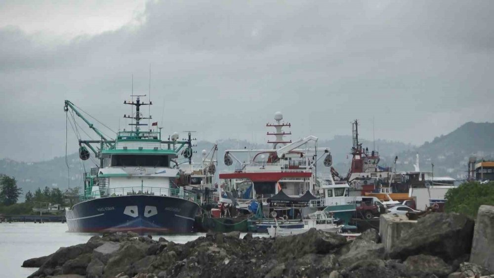 Balık Av Sezonu Bitti Şimdi Bakım Onarımdan Geçiyorlar