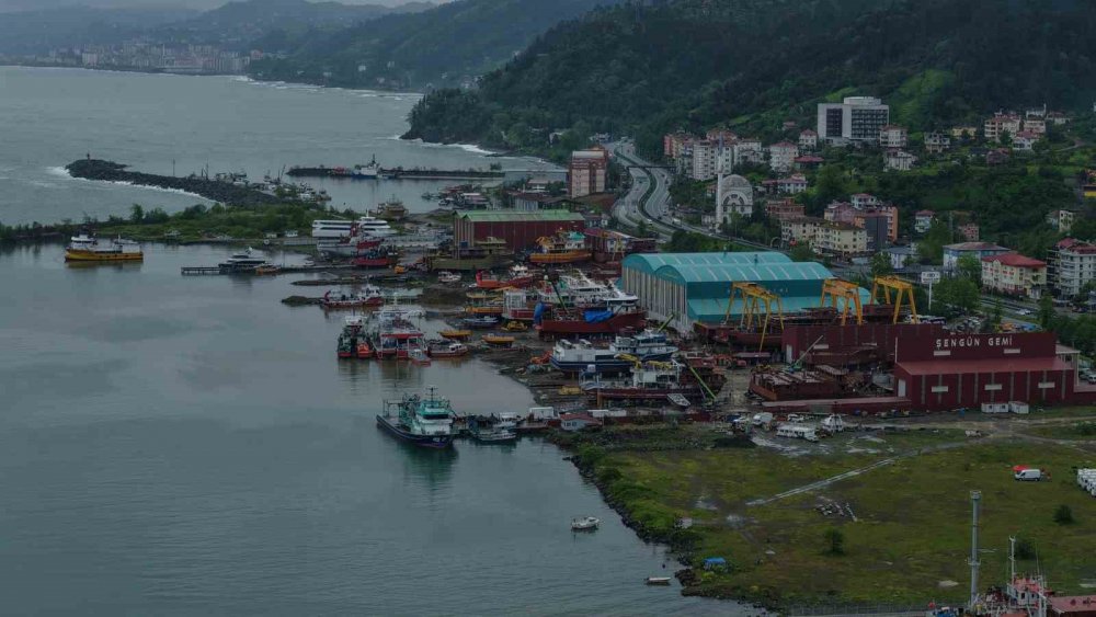 Balık Av Sezonu Bitti Şimdi Bakım Onarımdan Geçiyorlar