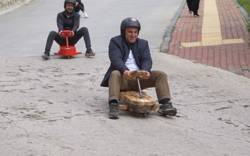 Gümüşhane’de Bilyalı Araba Yarışı Heyecanı