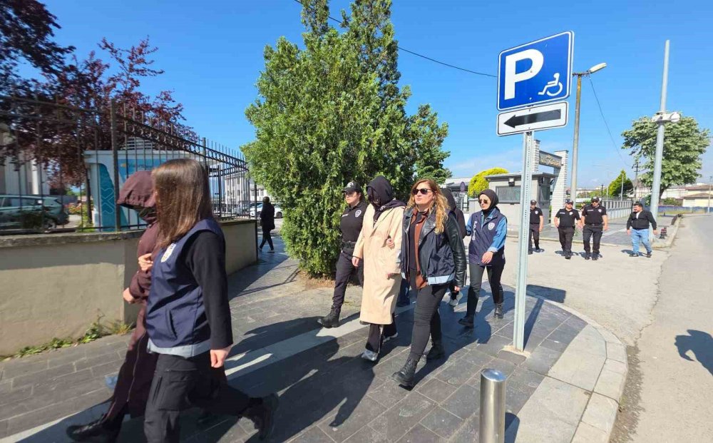 Düzce’de Staj Dolandırıcılığı Yaptığı İddia Edilen 21 Kişi Adliyeye Sevk Edildi