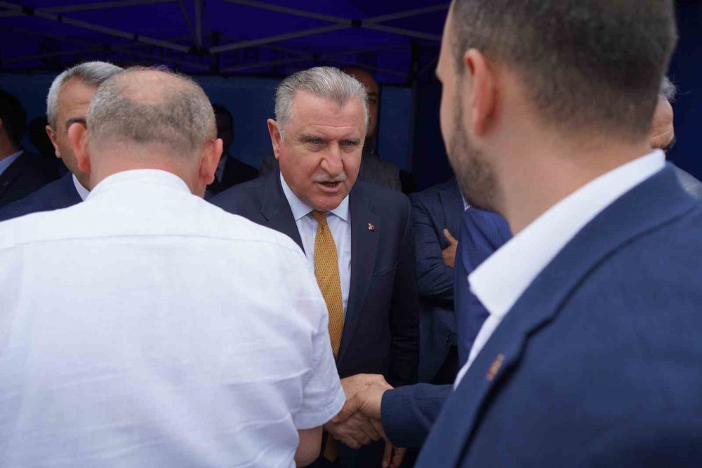 Bakan Bak’tan Rize’de Dikkat Çeken Mesaj: “Hiçbir Şey Kapalı Kalmasın”