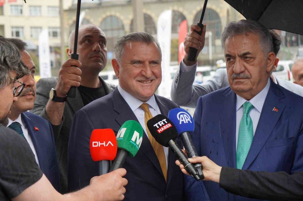 Bakan Bak’tan Rize’de Dikkat Çeken Mesaj: “Hiçbir Şey Kapalı Kalmasın”