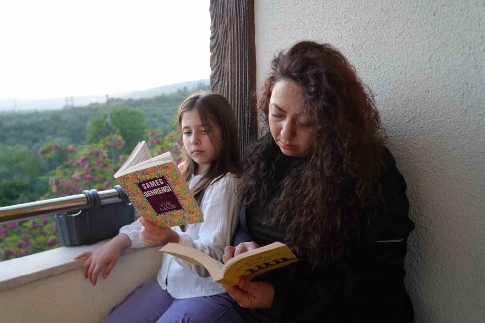 5 Bine Yakın Kitap Okuyan 10 Yaşındaki İkizler Yazar Oldu