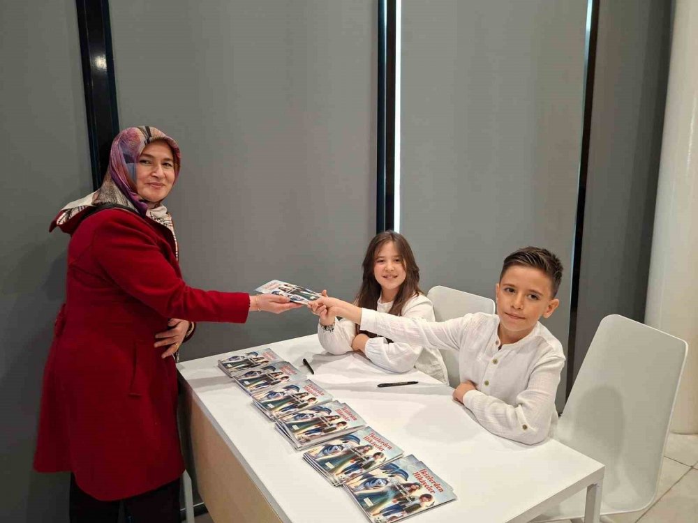 5 Bine Yakın Kitap Okuyan 10 Yaşındaki İkizler Yazar Oldu