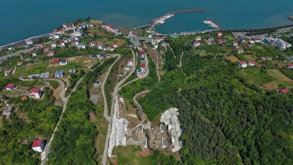 Trabzon’un 30 Yıllık Hayali Olan Güney Çevre Yolu Projesi’nde Çalışmalar Sürüyor