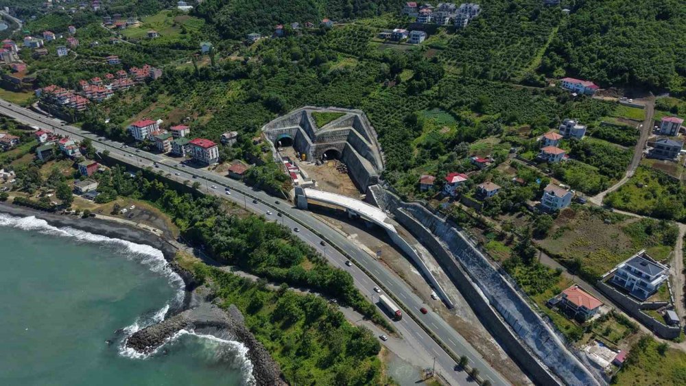 Trabzon’un 30 Yıllık Hayali Olan Güney Çevre Yolu Projesi’nde Çalışmalar Sürüyor