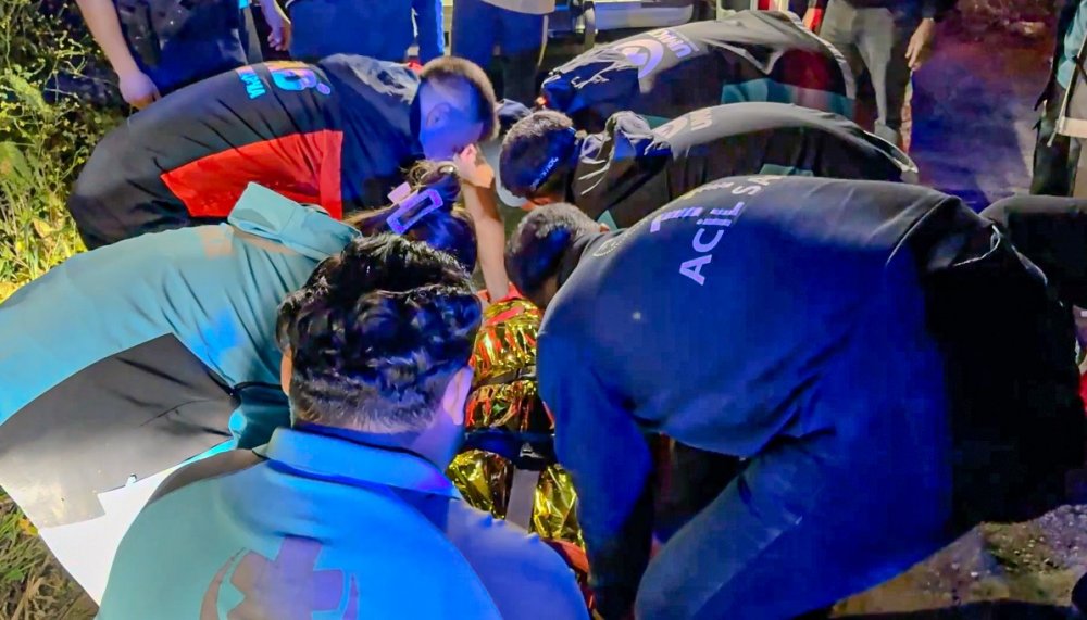 Yamaç Paraşütüyle Dere Yatağına Düşen Vatandaş 5 Saatlik Çalışmayla Kurtarıldı