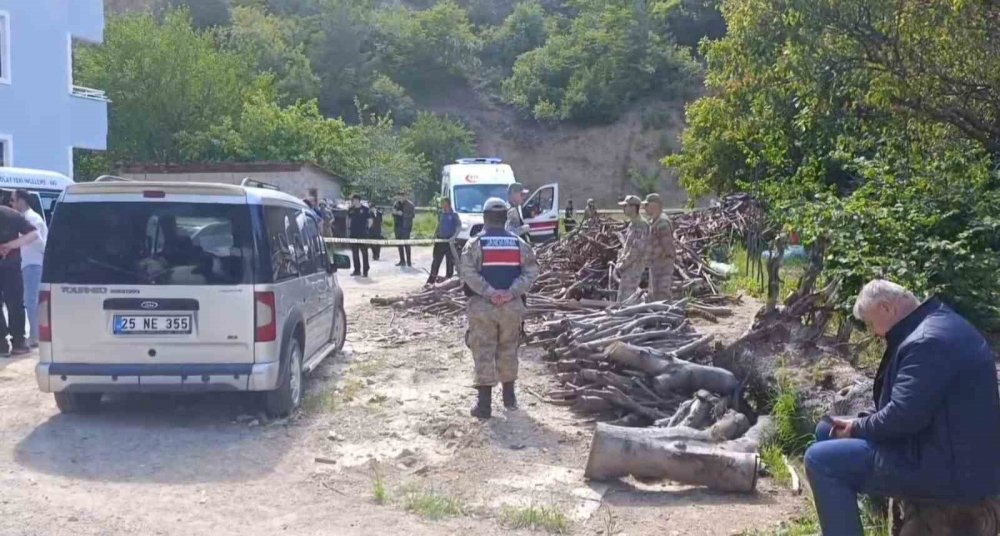 Gümüşhane’de Kadın Cinayeti: Eşini Odunla Öldürdüğü İddia Edilen Şüpheli Aranıyor