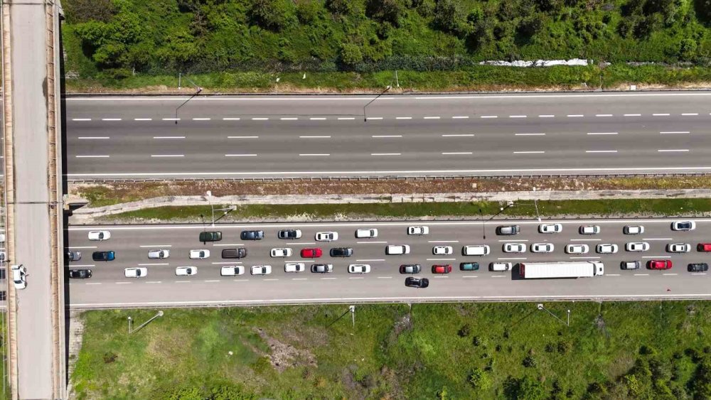 Bolu Dağı Tüneli’nden Bayramda 1 Milyon Araç Geçti