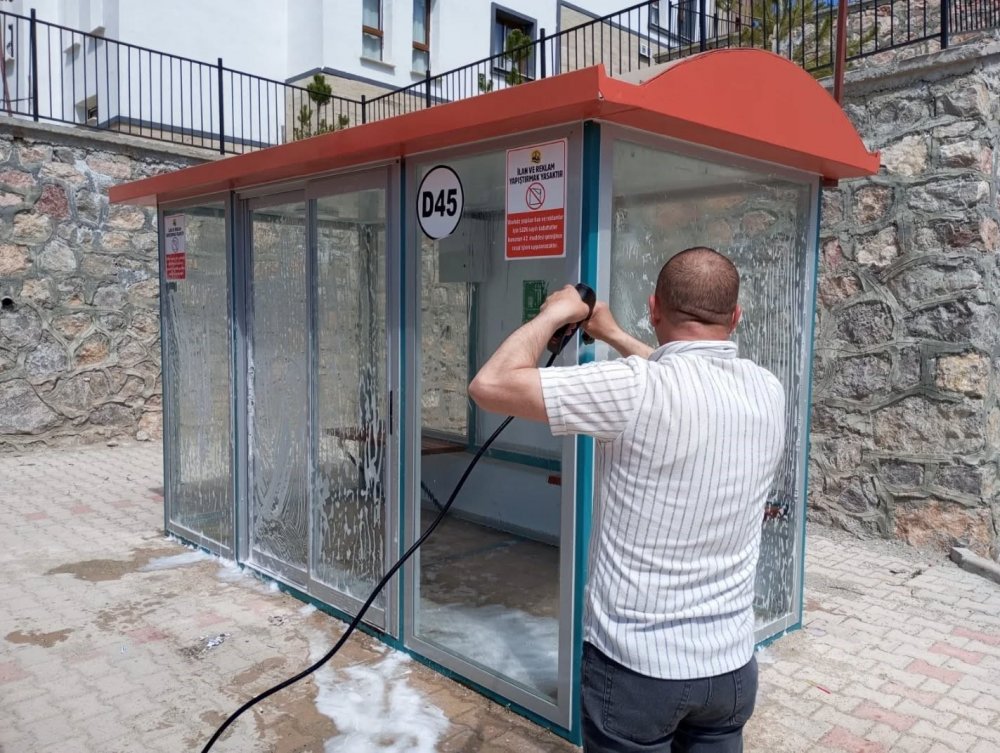 Bayburt’ta Larva İlaçlaması Ve Temizlik Çalışmaları Sürüyor