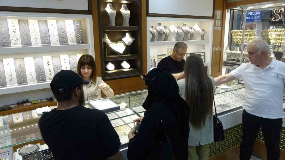 Düğün Sezonu Öncesi Kuyumcularda Hareketlilik