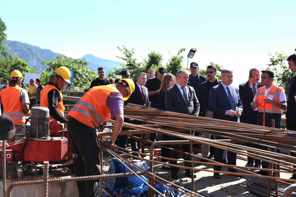 4 Kişinin Hayatını Kaybettiği Heyelan Bölgesinde Tünel Çalışmaları Aralıksız Devam Ediyor