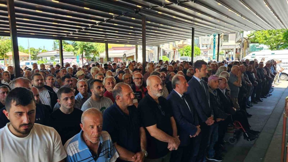 Rize’deki Kazada Hayatını Kaybeden Yaşlı Çift Son Yolculuğuna Uğurlandı