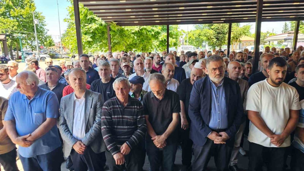 Rize’deki Kazada Hayatını Kaybeden Yaşlı Çift Son Yolculuğuna Uğurlandı