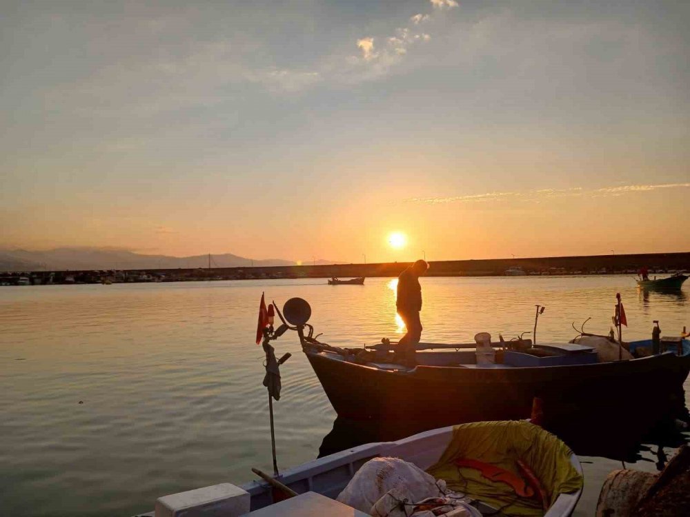 Balıkçıların Gün Batımı Mesaisi