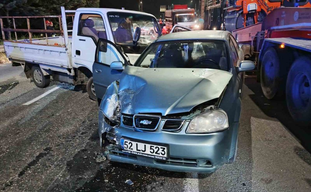 Ordu’da Kamyonet İle Otomobil Çarpıştı: 1 Ölü, 1 Yaralı
