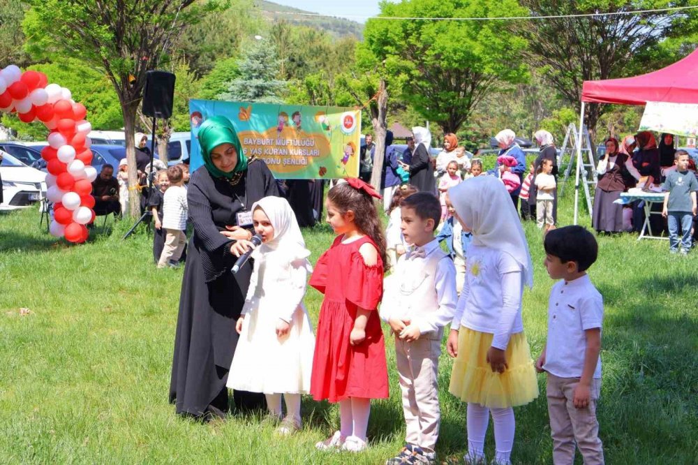 Bayburt’ta 4-6 Yaş Kur’an Kursu Öğrencilerinden Yıl Sonu Etkinliği