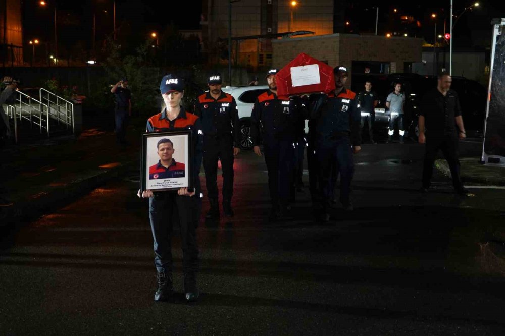 Fırtına Deresi’nde şehit olan AFAD personeli Ömer Faruk Özkan son yolculuğuna uğurlandı