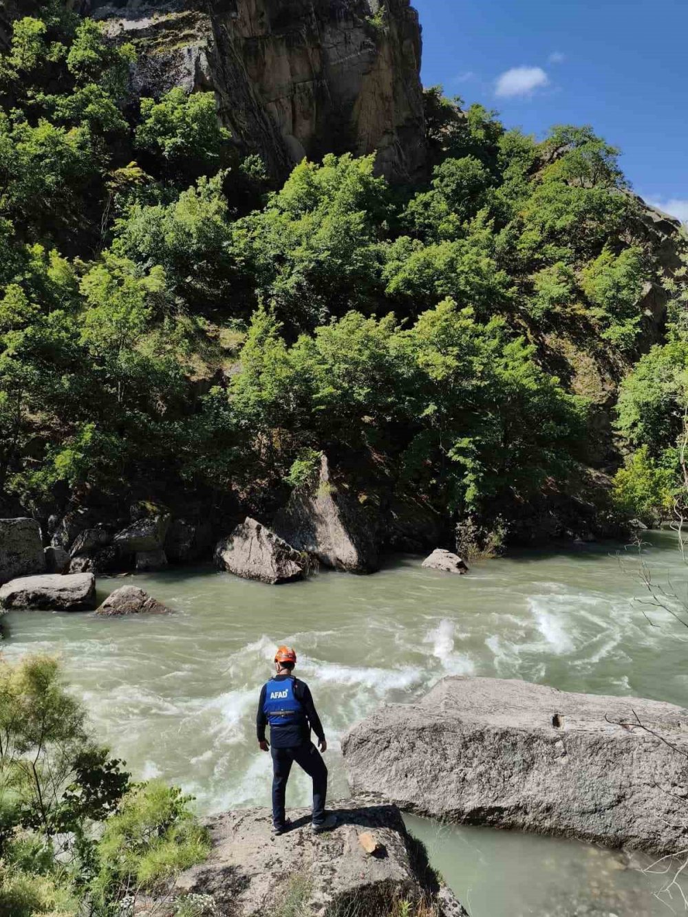 Artvin’de kayıp baba ve oğul için arama çalışmaları 9. gününde