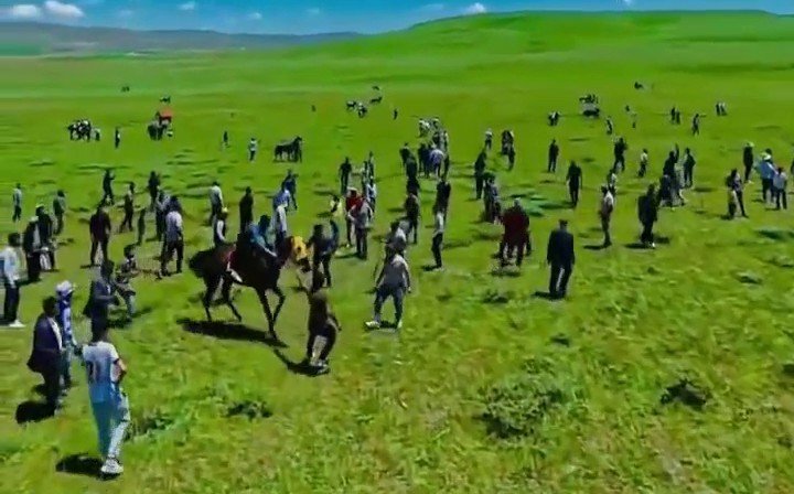 Erzurum'da Asırlık At Yarışında Tepki Toplayan Anlar