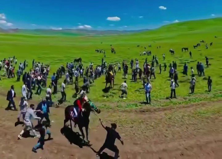 Erzurum'da Asırlık At Yarışında Tepki Toplayan Anlar