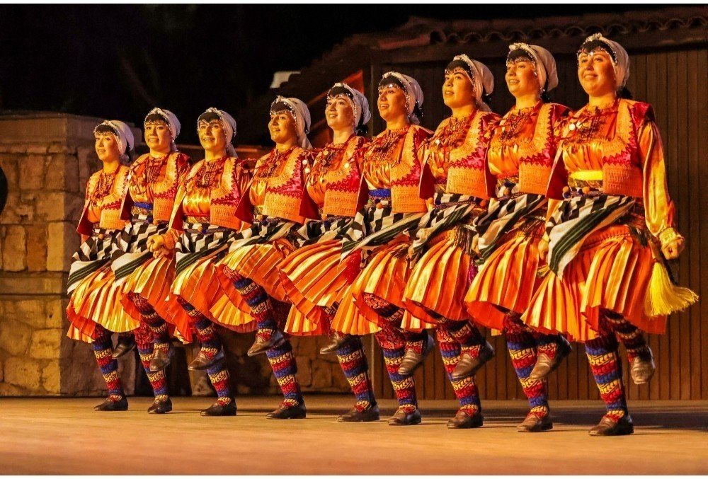 Kastamonu Üniversitesi Halk Dansları Topluluğu Türkiye İkincisi Oldu