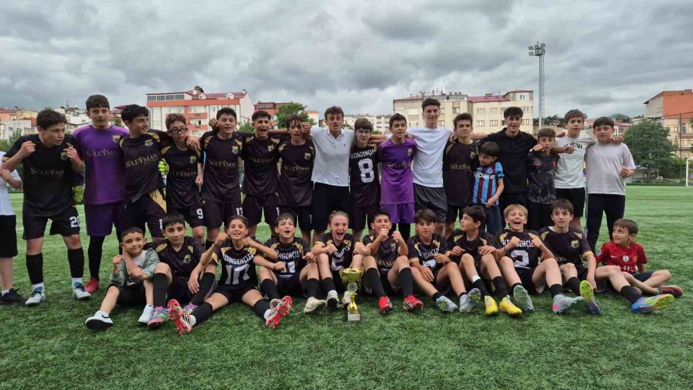 U13 Trabzon Şampiyonu Altın Gençlik Oldu