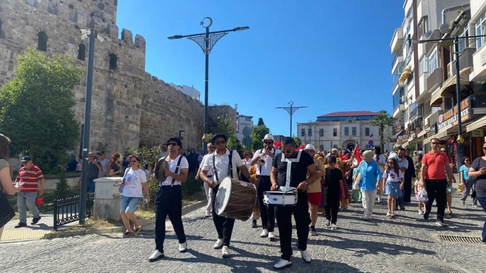 Sinop’ta Halk Oyunları Şenliği