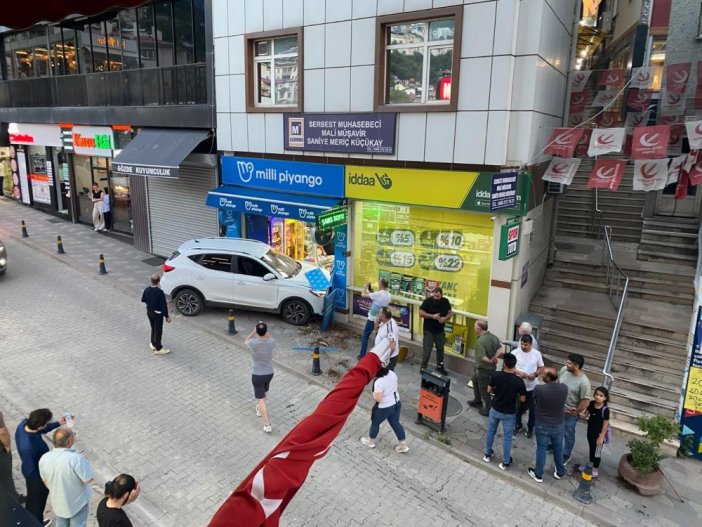 kaza-1.jpg