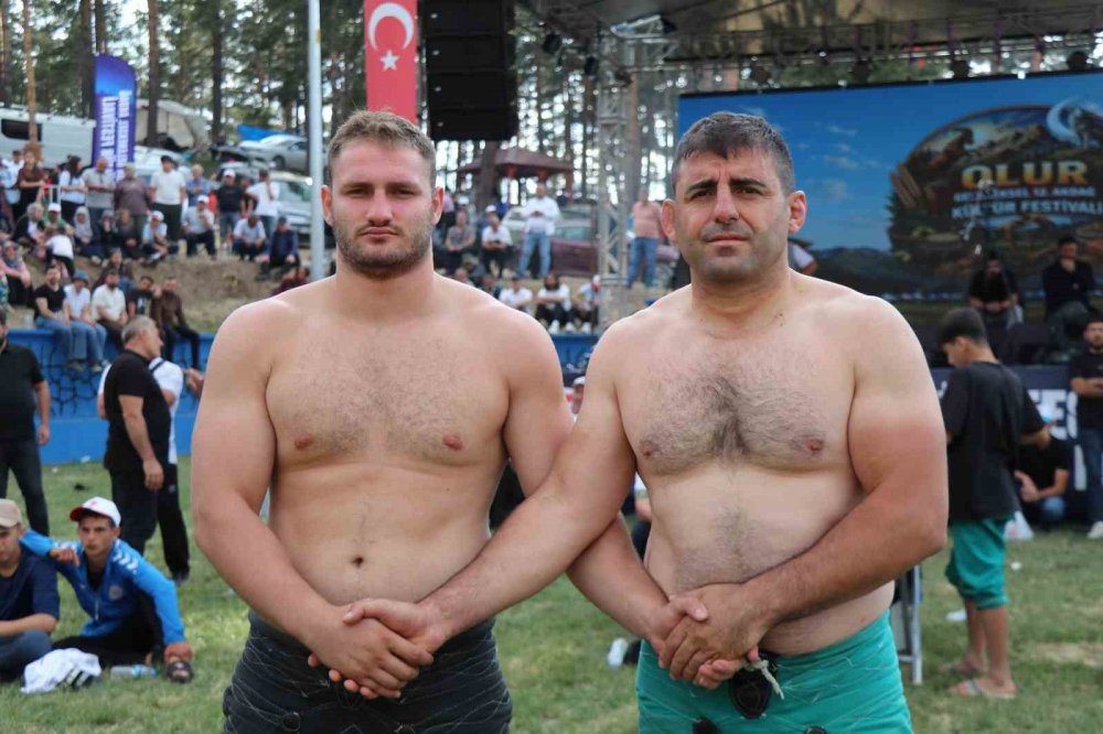 Akdağ Karakucak Güreşleri’nin Başpehlivanı Kenan Gör Oldu