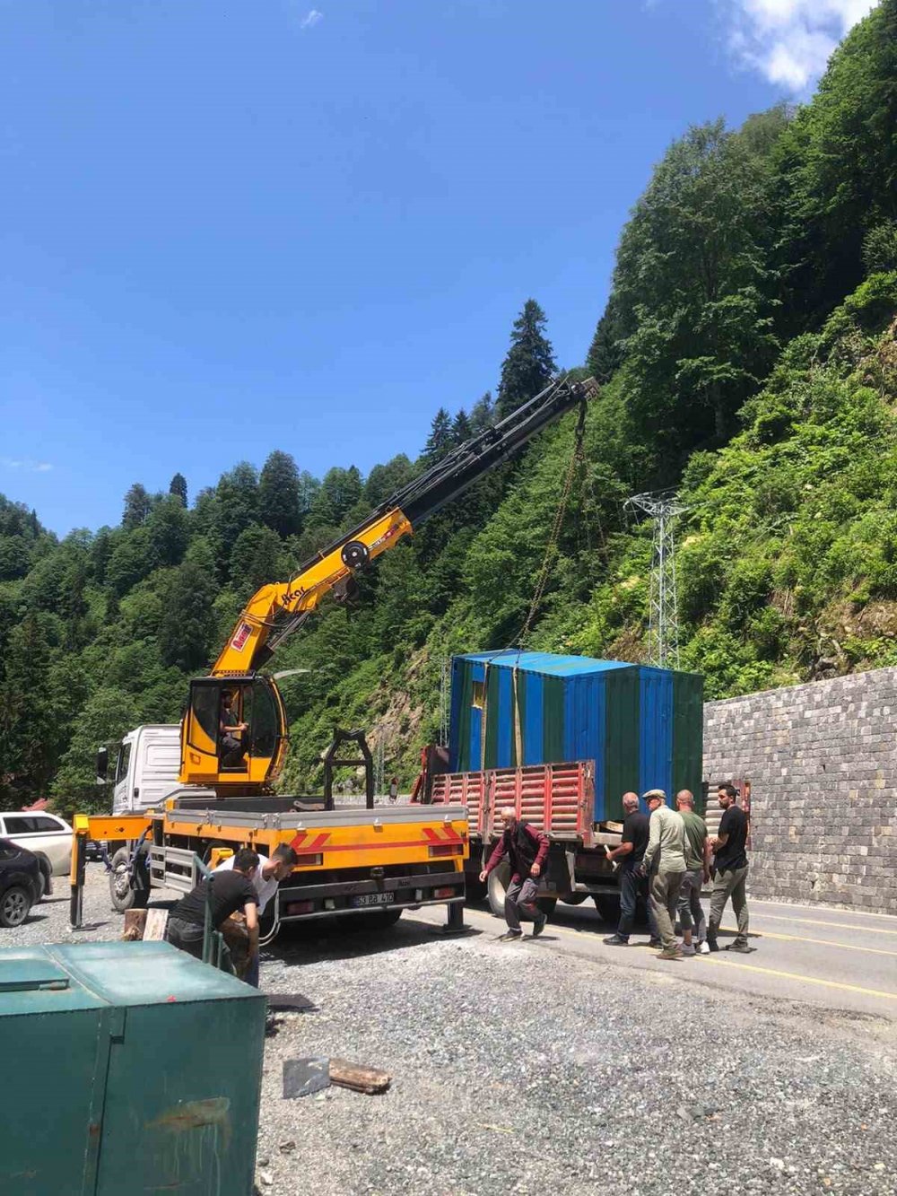 Ayder yolunda kaçak yapılara müdahale: İzinsiz yapılar kaldırıldı