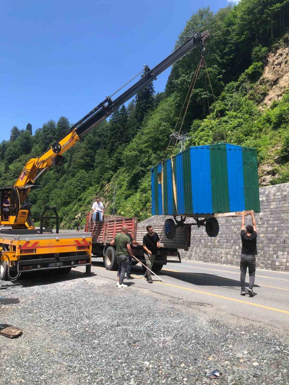 Ayder yolunda kaçak yapılara müdahale: İzinsiz yapılar kaldırıldı