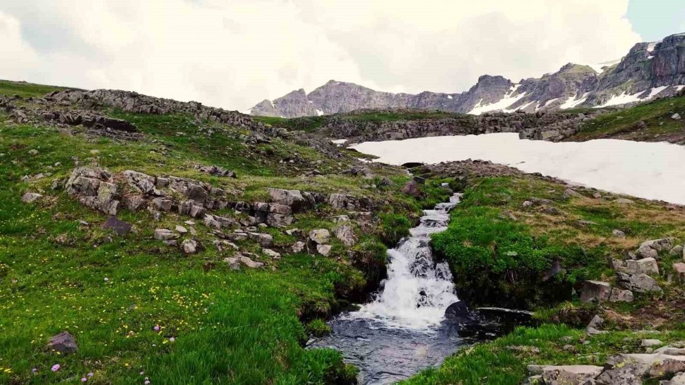 Erzurum'un 3 Bin 200 Rakımlı Saklı Cenneti Yedigöller Ziyaretçilerini Büyülüyor