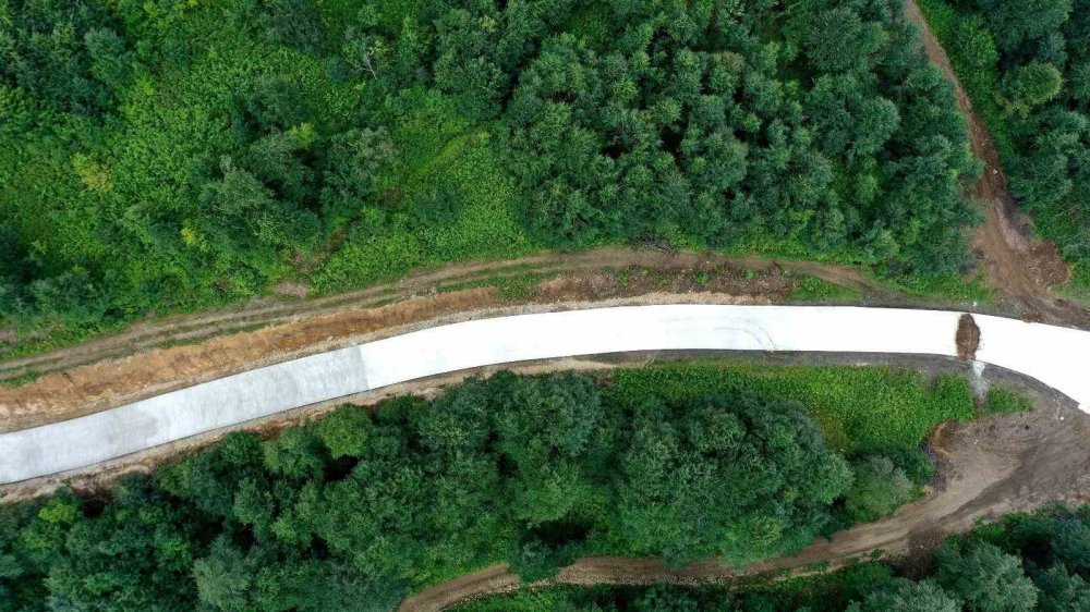 Yeşil Yol’da Beton Yol Çalışmaları Sürüyor