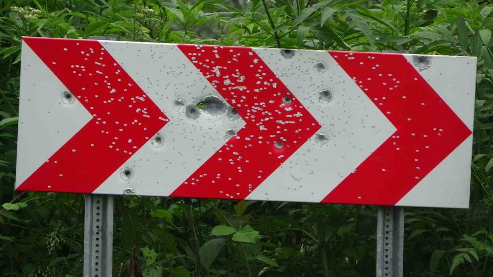 Karadeniz’in yayla yollarında levhalar kevgire döndü