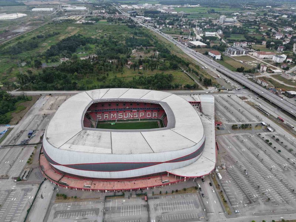 Samsunspor’un Stat Zemini Yeni Sezona Hazırlanıyor: Hibrit Çim Uygulamasına Başlandı