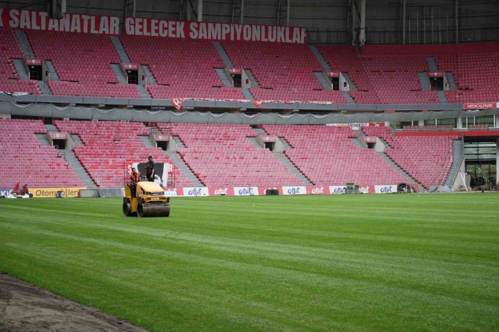 Samsunspor’un Stat Zemini Yeni Sezona Hazırlanıyor: Hibrit Çim Uygulamasına Başlandı
