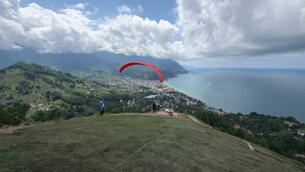 Artvin’de Yamaç Paraşütü Türkiye Şampiyonası Heyecanı Başladı
