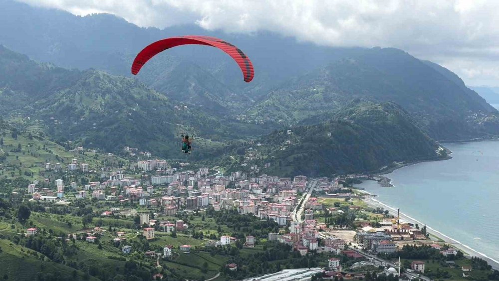 Artvin’de Yamaç Paraşütü Türkiye Şampiyonası Heyecanı Başladı