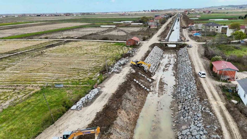 Bafra Ovası’nda 3 Milyar Tl’lik Sulama Projesinin Yapımı Sürüyor
