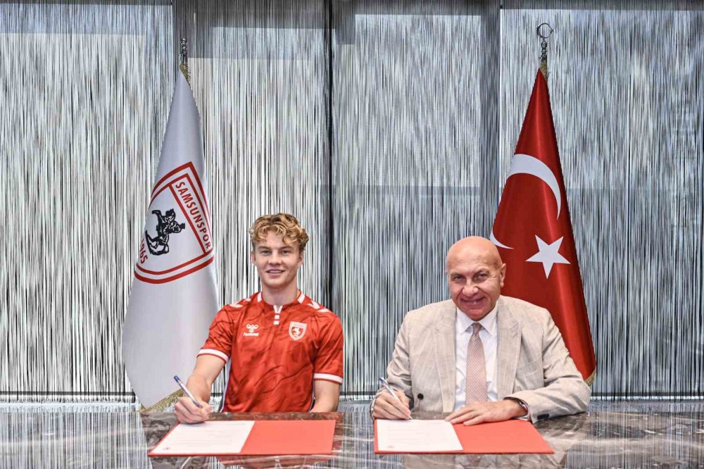 Samsunspor, Danimarkalı Oyuncu Oskar Ohlenschlger İle 5 Yıllık Sözleşme İmzaladı