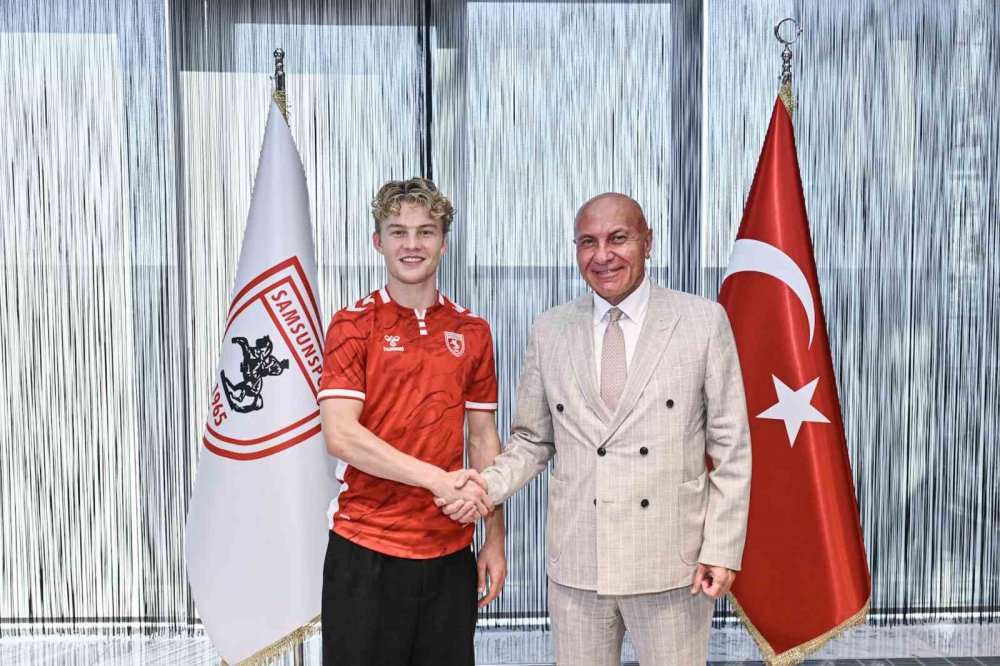 Samsunspor, Danimarkalı Oyuncu Oskar Ohlenschlger İle 5 Yıllık Sözleşme İmzaladı