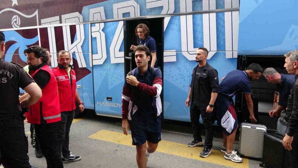Trabzonspor, Ferencvaros Rövanşı İçin Macaristan’a Gitti